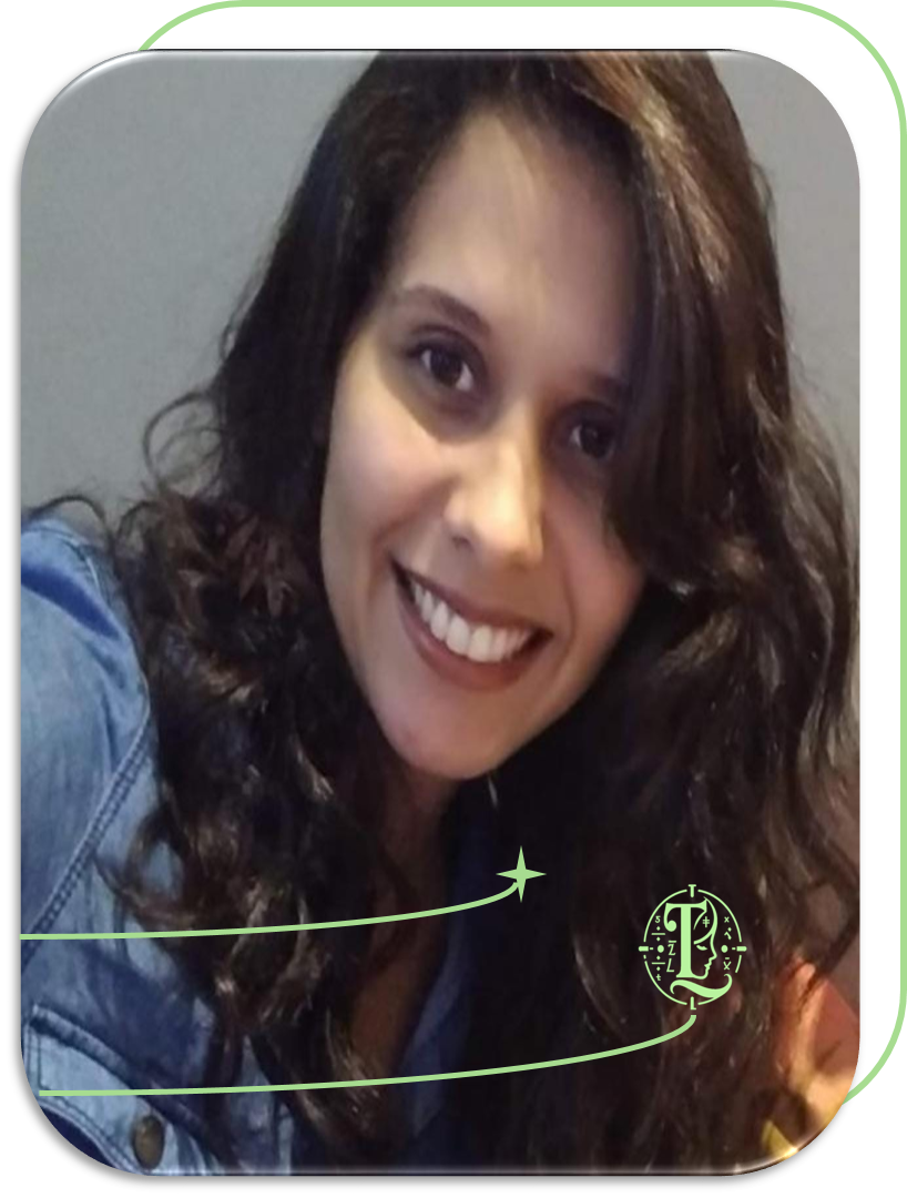 Foto de Thays Lira sorrindo